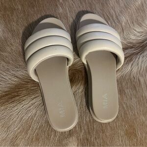 Mia Sandals - Size 8